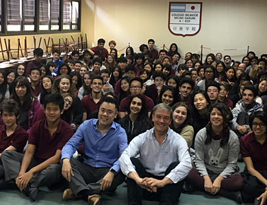 Charla de autoliderazgo en Nichia Gakuin por Martín Akamine 